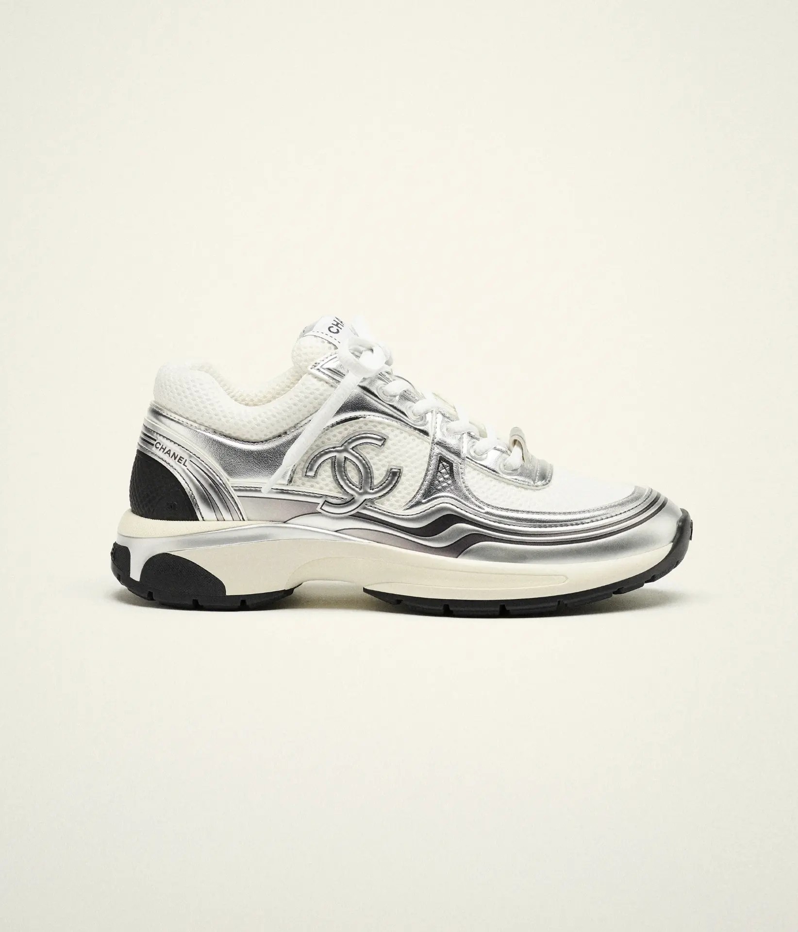 Chanel sneaker, een voorbeeld van een te reinigen schoen